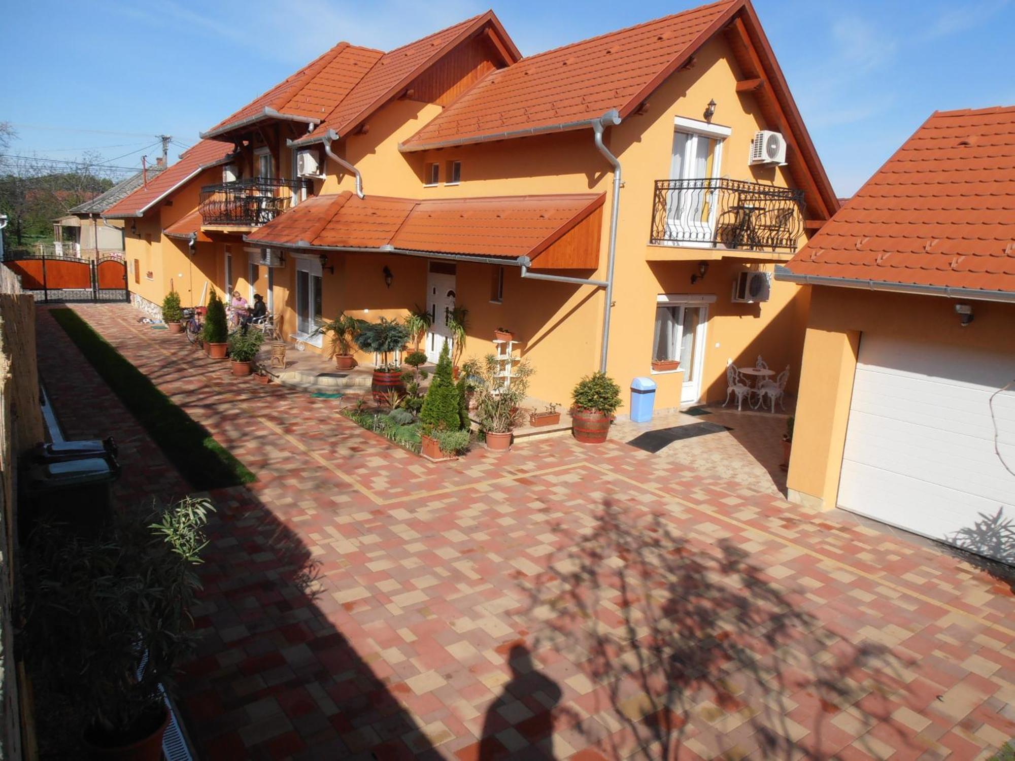 Gal Apartmanhaz Harkány Zewnętrze zdjęcie