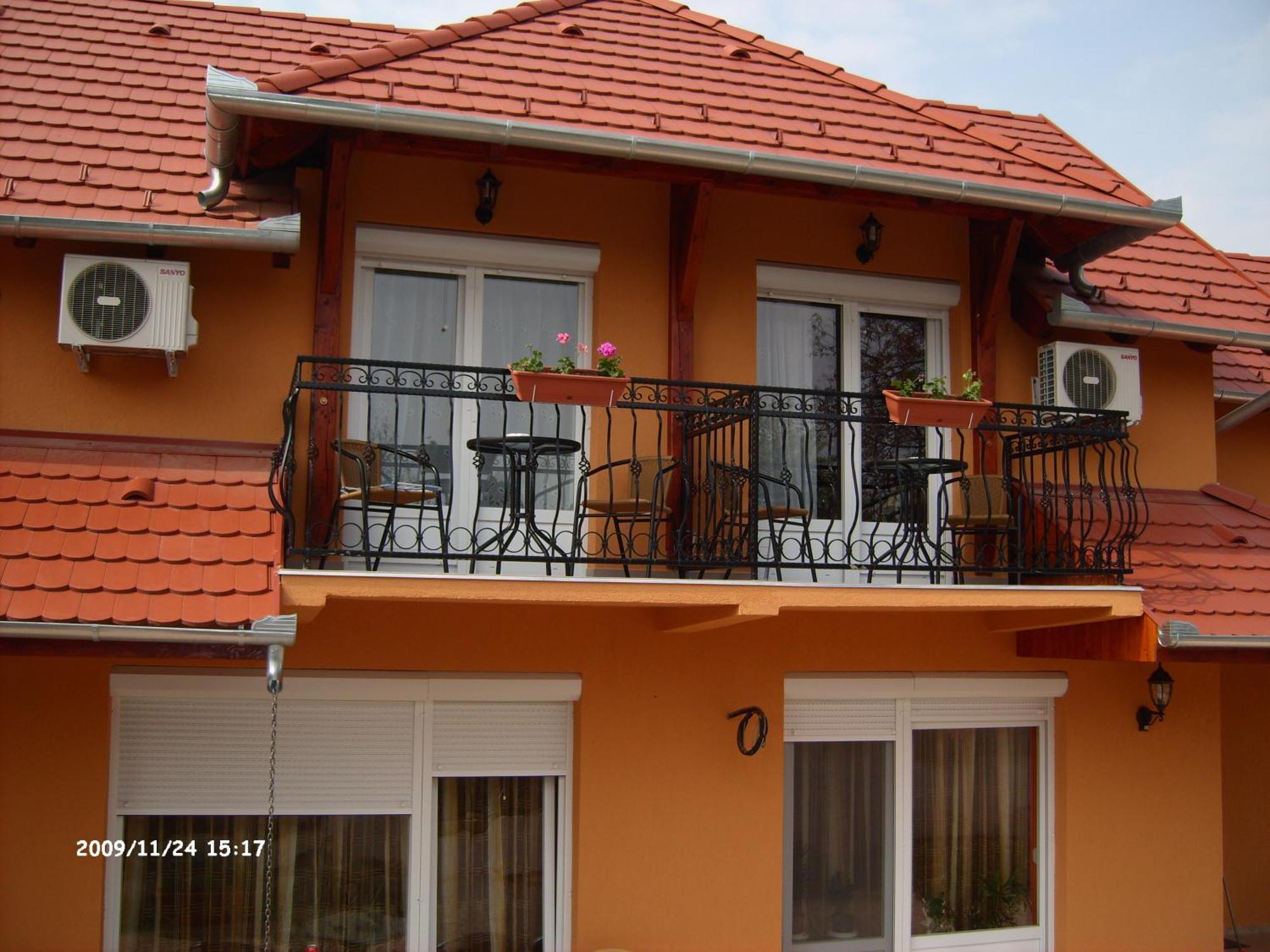 Gal Apartmanhaz Harkány Zewnętrze zdjęcie